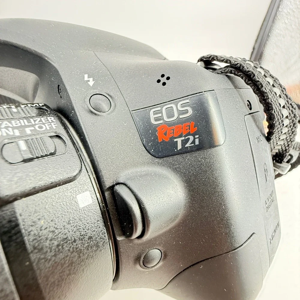 Canon SLR‎ EOS Rebel T2i Extra 55-250mm 58mm Lens Case Charger Chords 2 straps